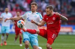 米兰体育直播-关于杜塞尔多夫队员表现超群，稳坐积分榜榜首的信息