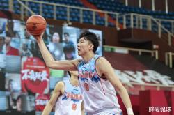 米兰体育亚洲官网-颠覆传统格局，篮球联赛打破记录