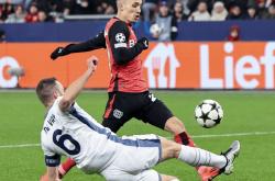 米兰体育网页版入口-关于欧冠比赛再现疯狂乌龙球！球迷目瞪口呆！的信息