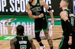 米兰体育亚洲官网-凯尔特人取得胜利，继续领跑联盟