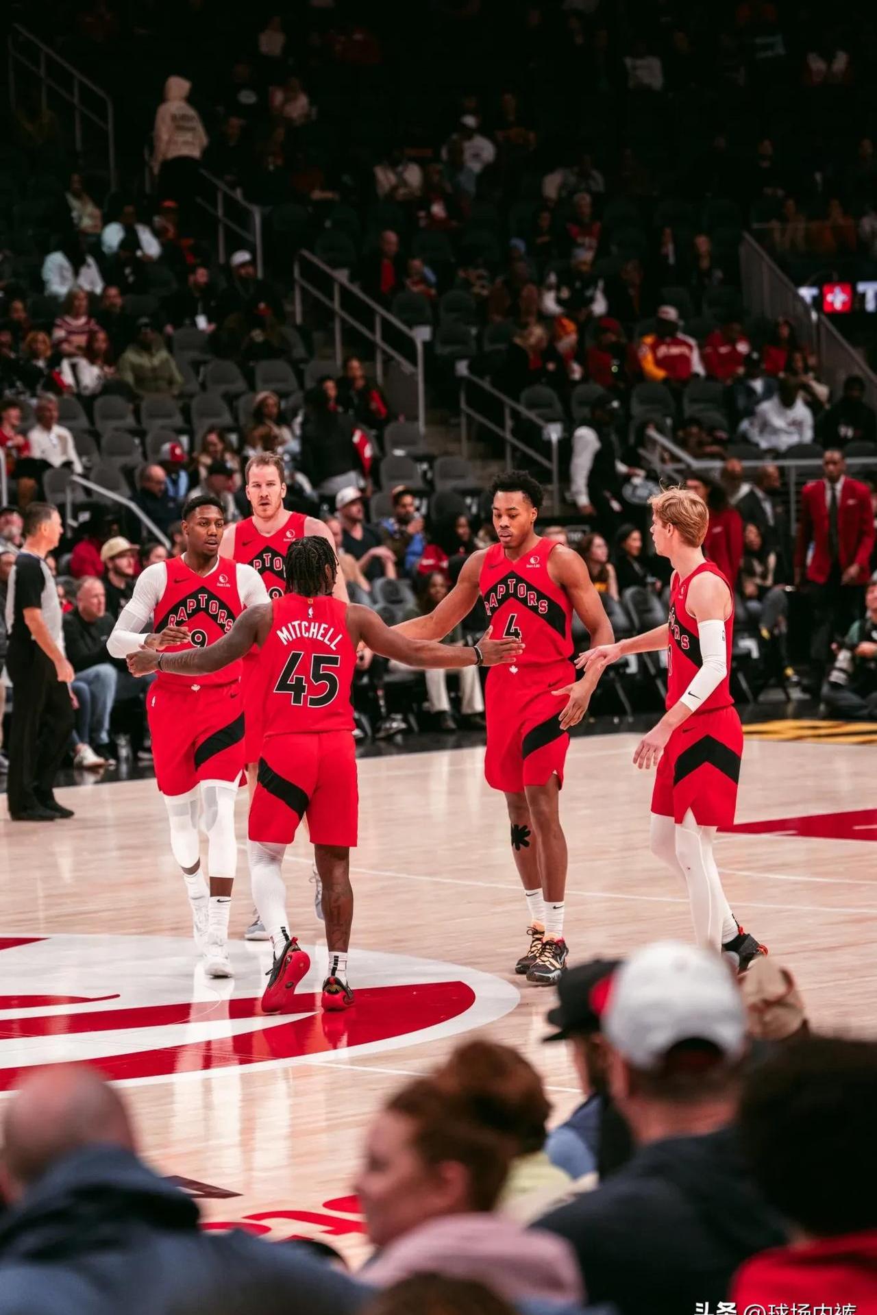 猛龙主场击败掘金，取得四连胜