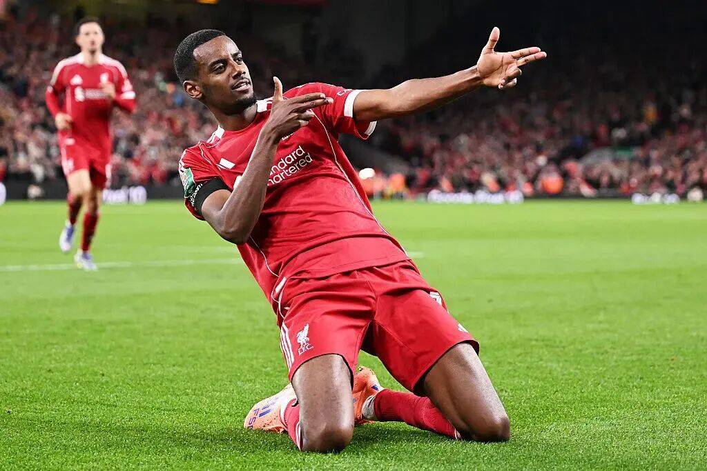 包含利物浦晋级下一轮，再现强势表现的词条