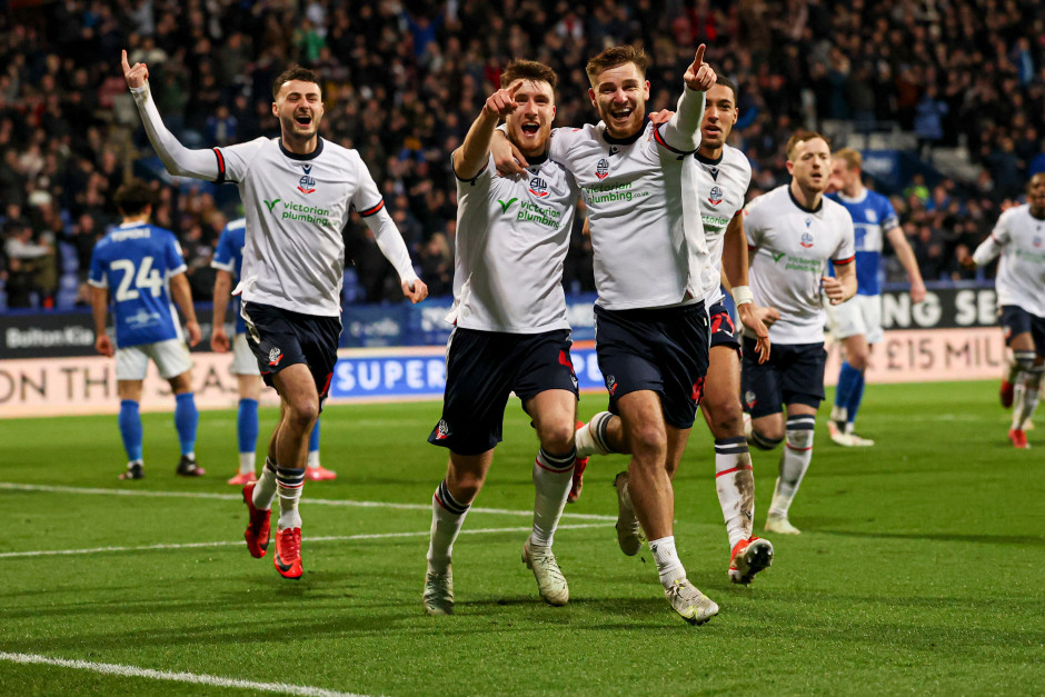 哈德斯菲尔德主场逆转博尔顿，实现胜利取得重要三分的简单介绍