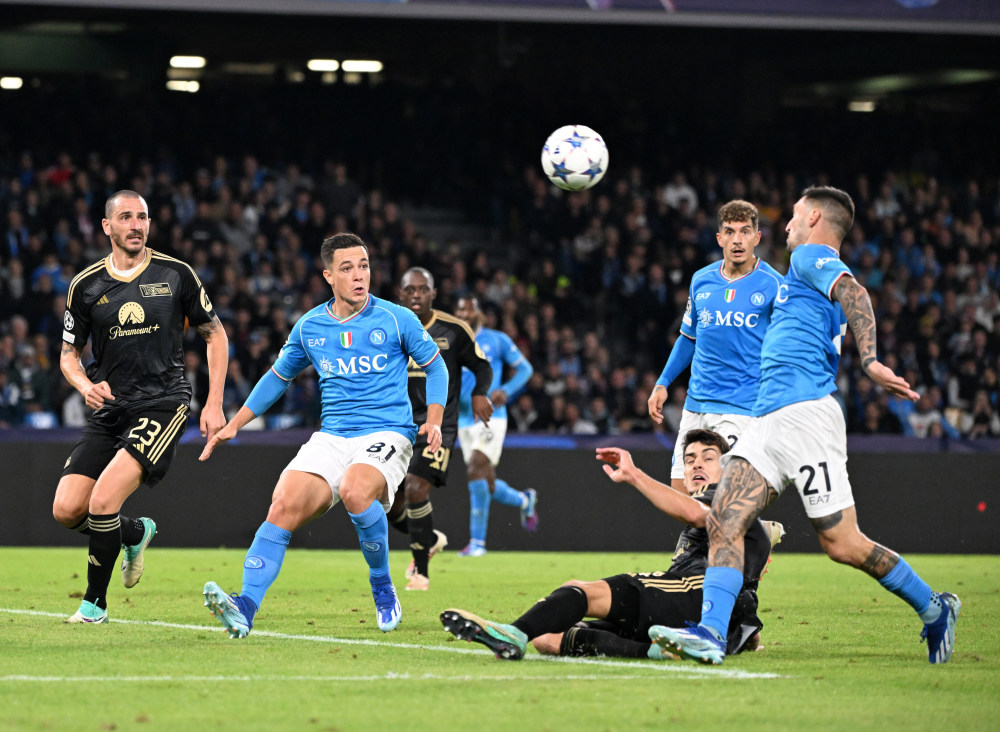 那不勒斯球队备战欧冠，志在冲击冠军